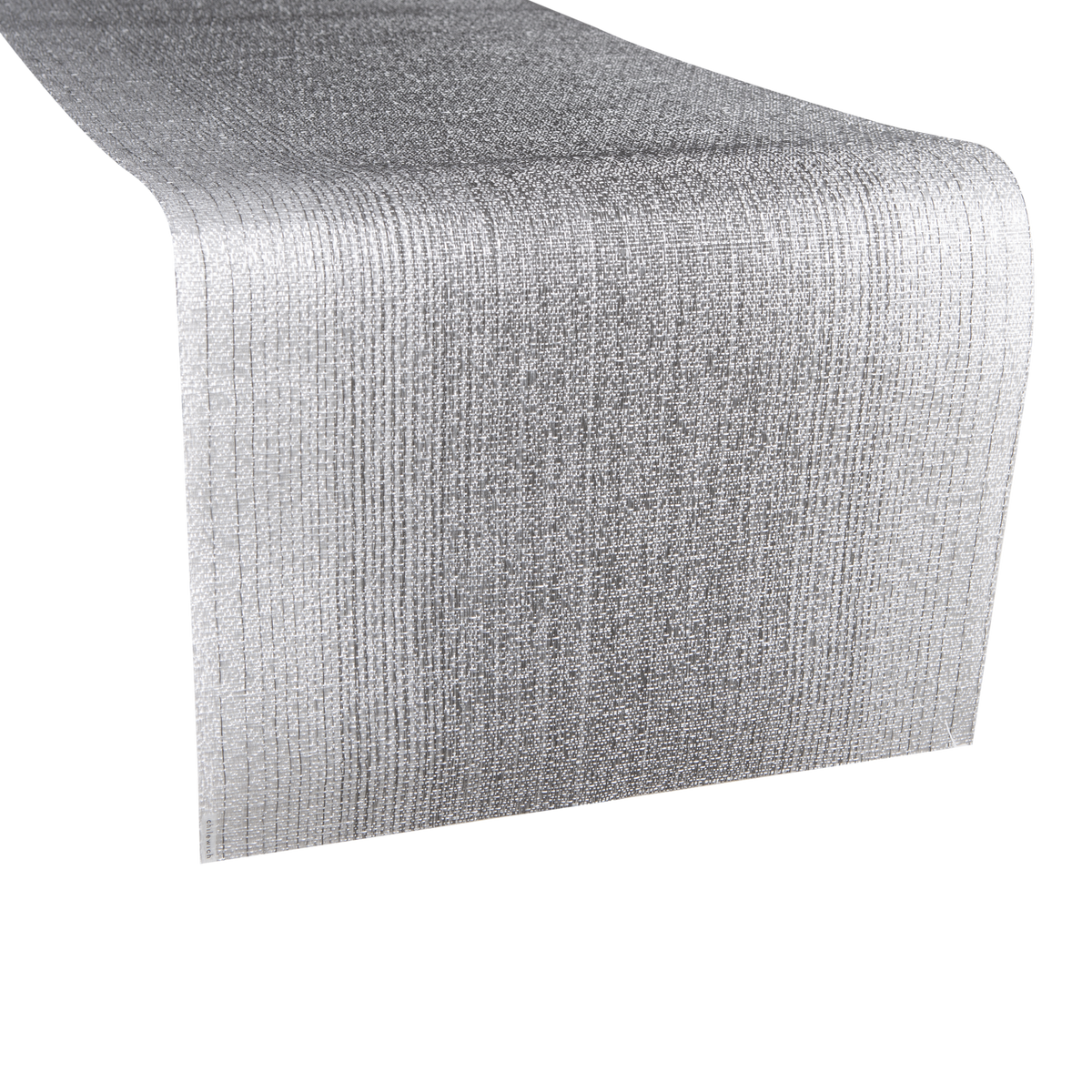 Ombré is a textured weave featuring a unique rotation of Chilewich's signature bi-color yarns to create a subtle ombré effect in the warp.