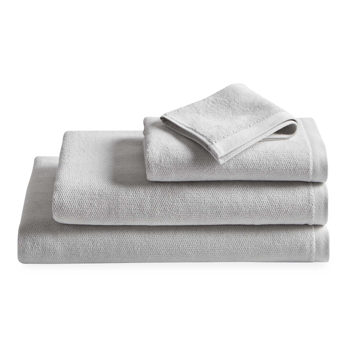 Take comfort in the luxurious feel of Velour towels: its subtle diamond-weave velour is backed with absorbent terrycloth to swaddle you in style—morning, noon, on night.