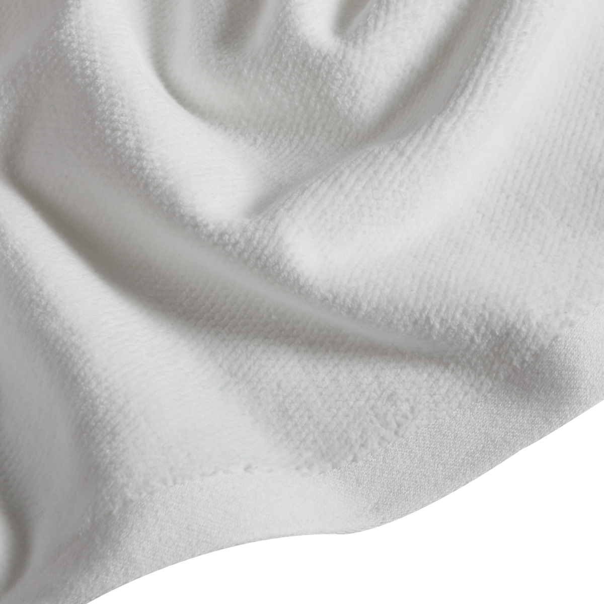 Take comfort in the luxurious feel of Velour towels: its subtle diamond-weave velour is backed with absorbent terrycloth to swaddle you in style—morning, noon, on night.