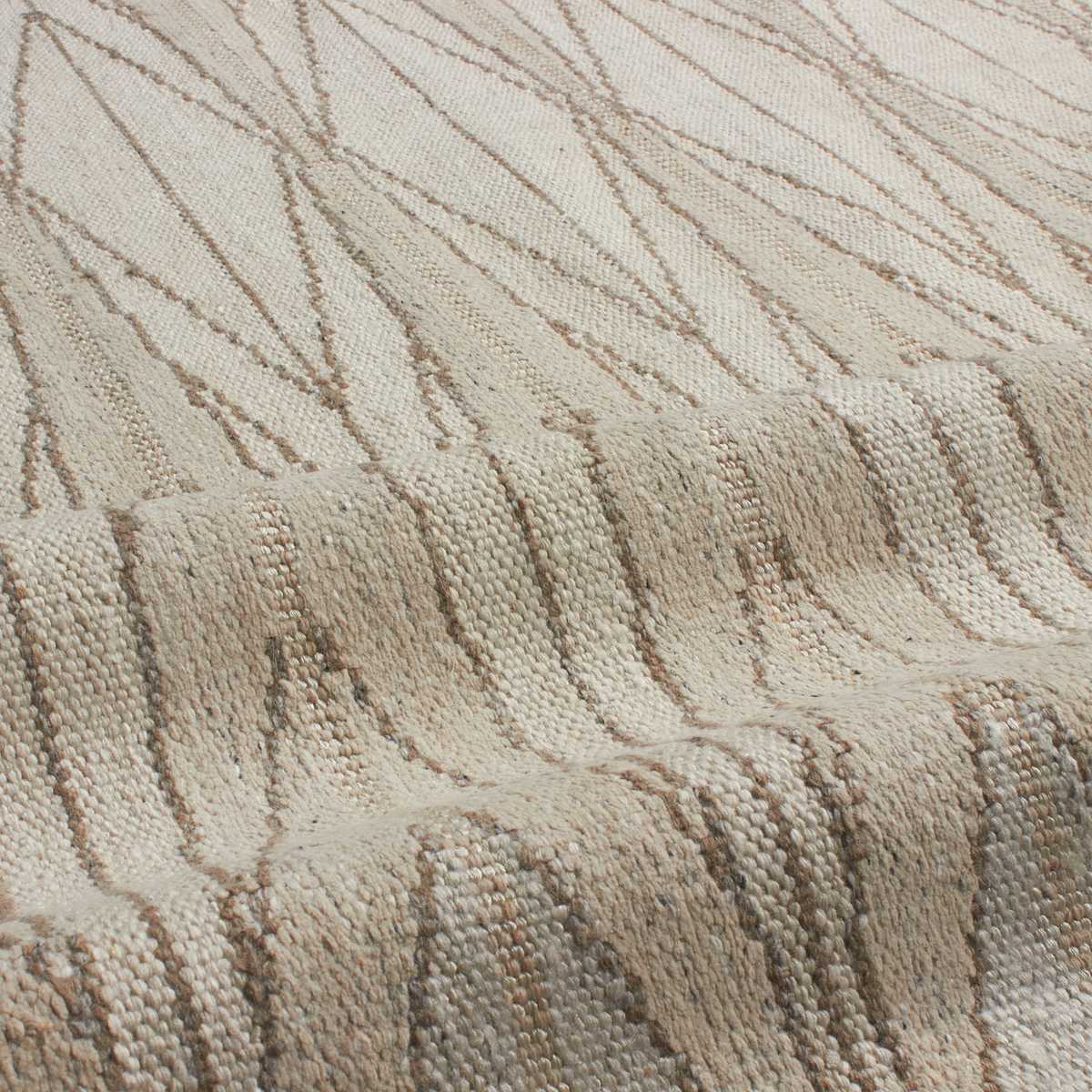 An homage to Scandinavia's long history of rug craftmanship, the Scandinavian Flatweave Collection draws inspiration from mid-century Swedish textiles, uniting traditional techniqu
