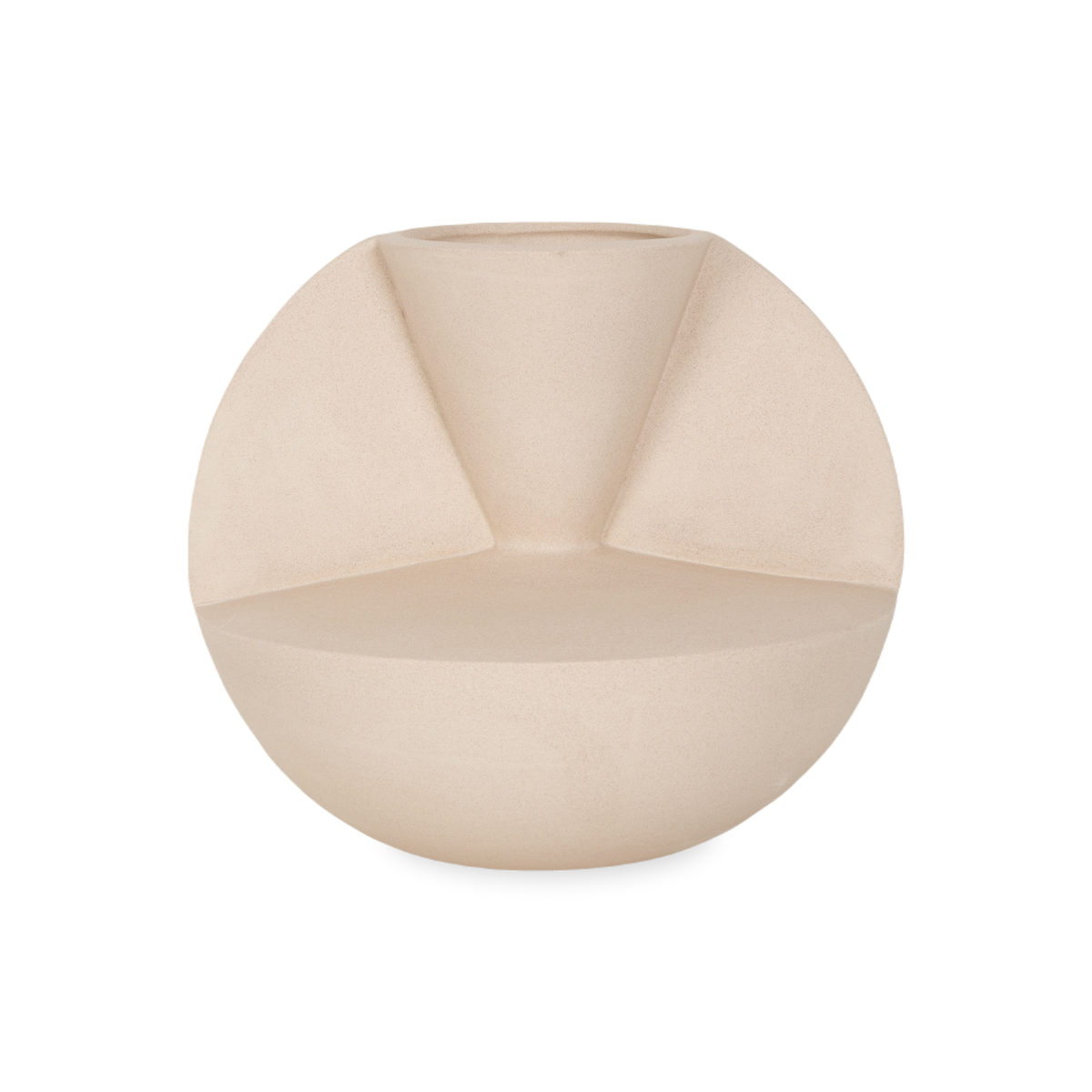 Echoing the geometries of ancient Egypt, the Vaso Vase features smooth curves juxtaposed with sharp lines, creating a visually striking centrepiece for blooms and greenery.