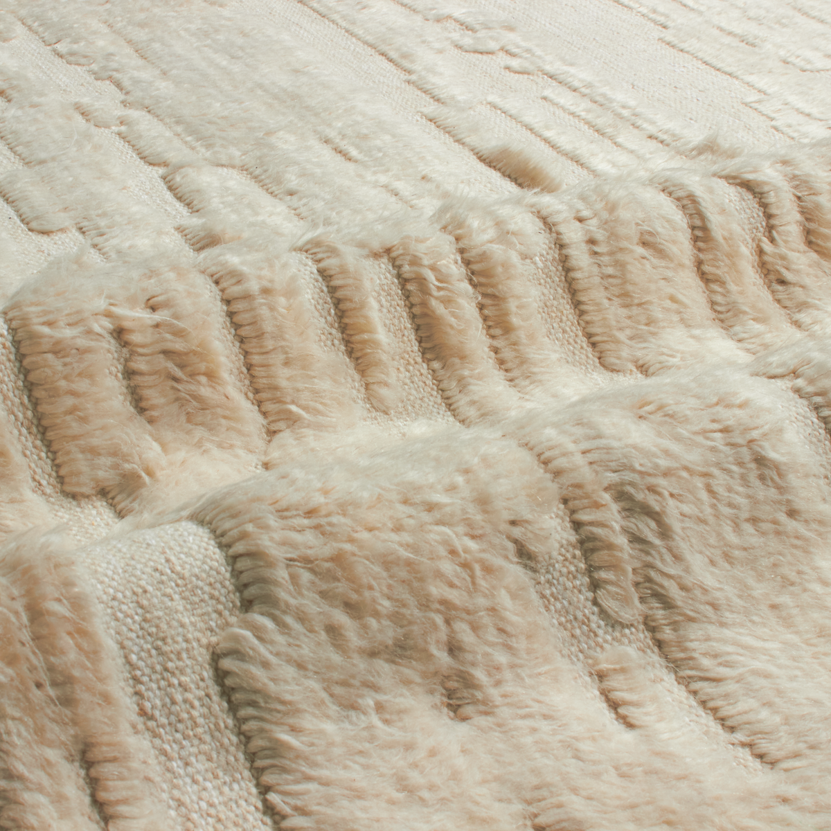 At Mkt, we believe rug design is a fine balance of modernity and tradition.